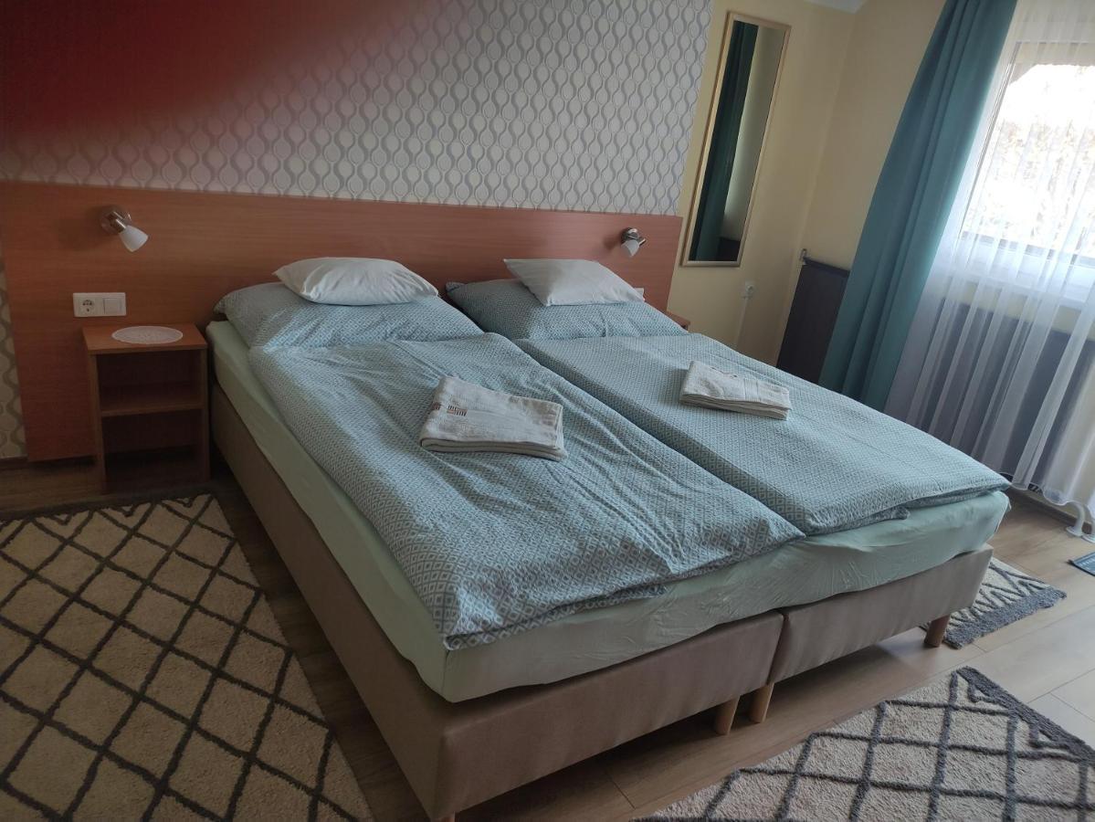 Molnar Vendeghaz Apartment บุค ภายนอก รูปภาพ