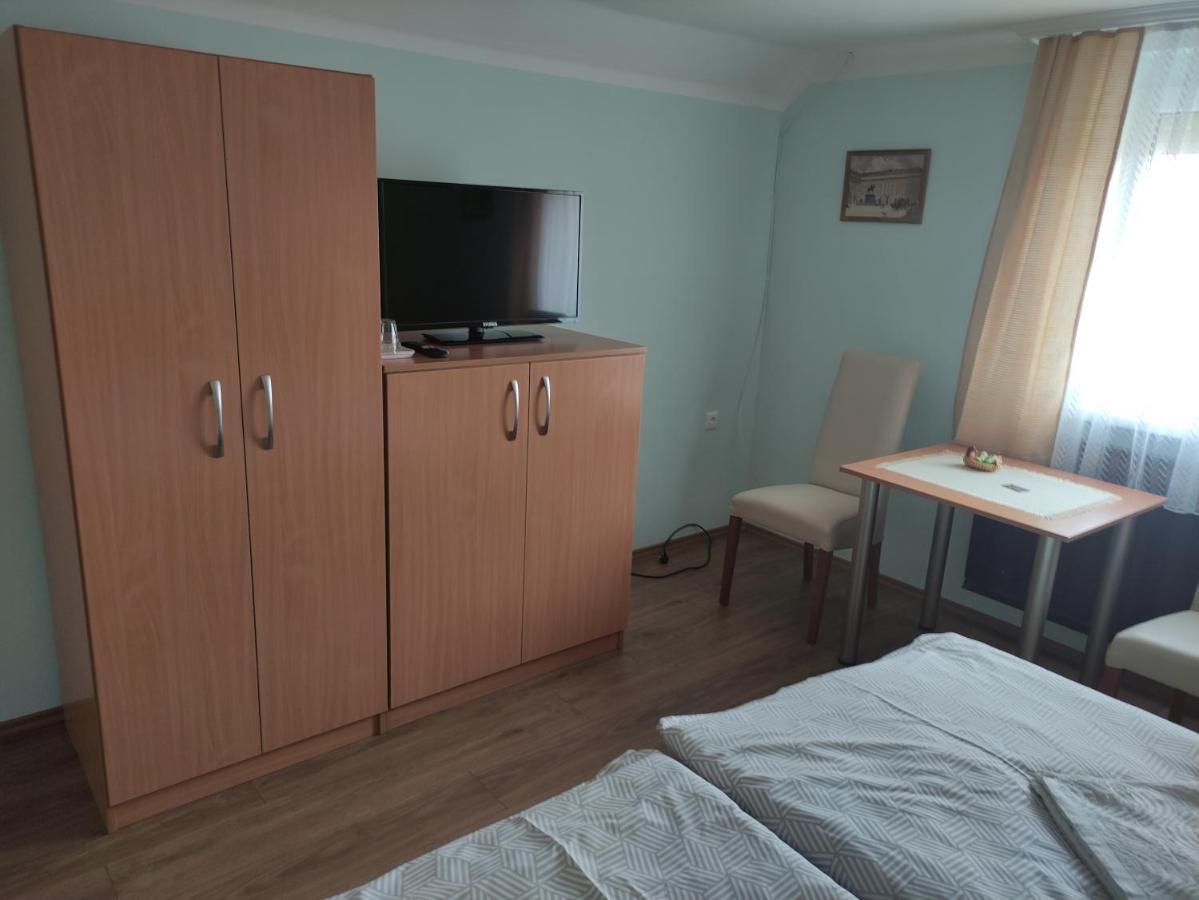 Molnar Vendeghaz Apartment บุค ภายนอก รูปภาพ